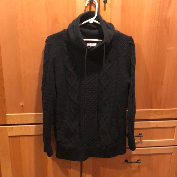 Heavier sweater from LL Bean Signature.  Women’s size M.   Black - Picture 1 of 2